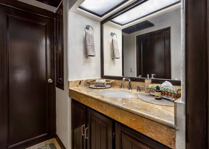Chic Marina 2br With Pool Access Cabo San Lucas