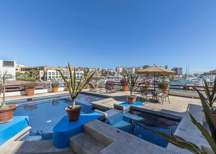 Chic Marina 2br With Pool Access *