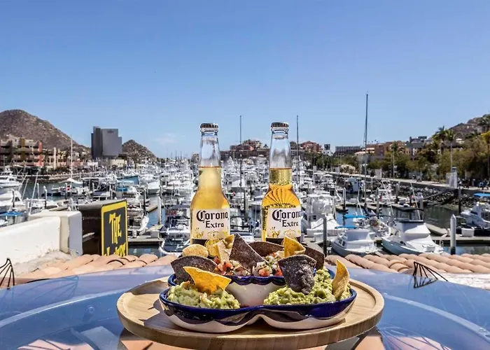 Chic Marina 2br With Pool Access *